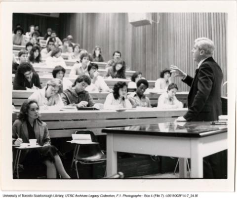 Students in lecture theatre with Professor Ron Blair