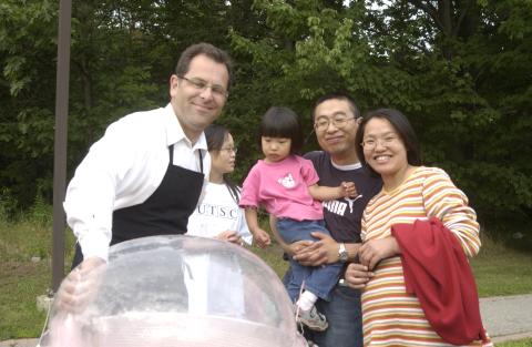 Summerfest, Family getting Cotton Candy