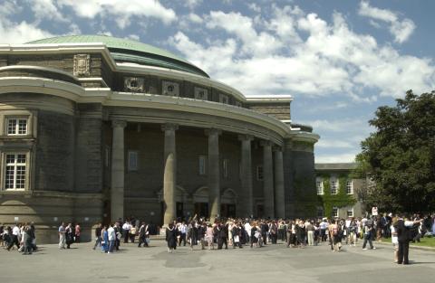 2005 Convocation, Convocation Hall with Graduates and Guests, Seen from the South, St. George Campus