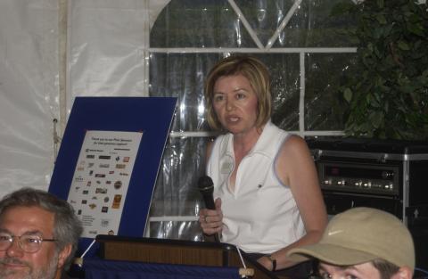Organizer Speaking, Event Tent, Management Alumni Association Golf Tournament, 2002, Deer Creek Golf Club