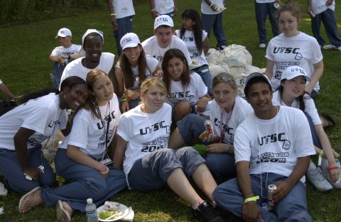 Students Sitting on Lawn, Orientation 2005