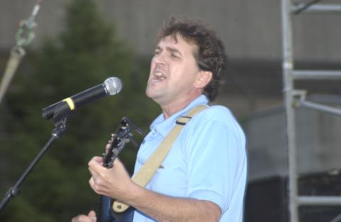 Summerfest, Singer with Guitar, Performing