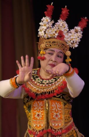Balinese Gamelan Performance, Dancer, Leigha Lee Browne Theatre